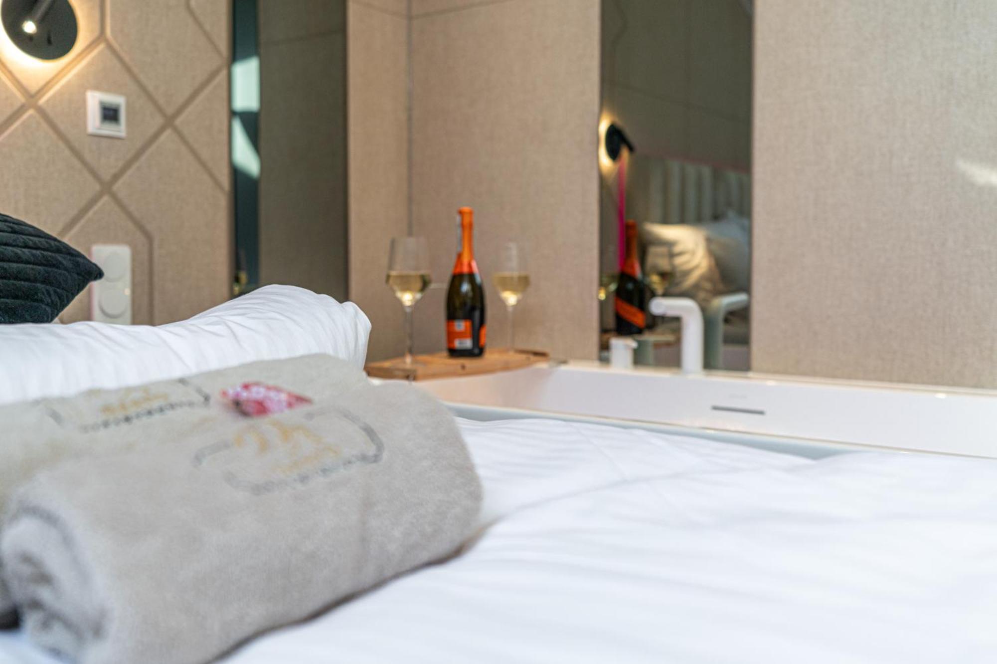Dasto Jacuzzi Old Town Cracow Apartment