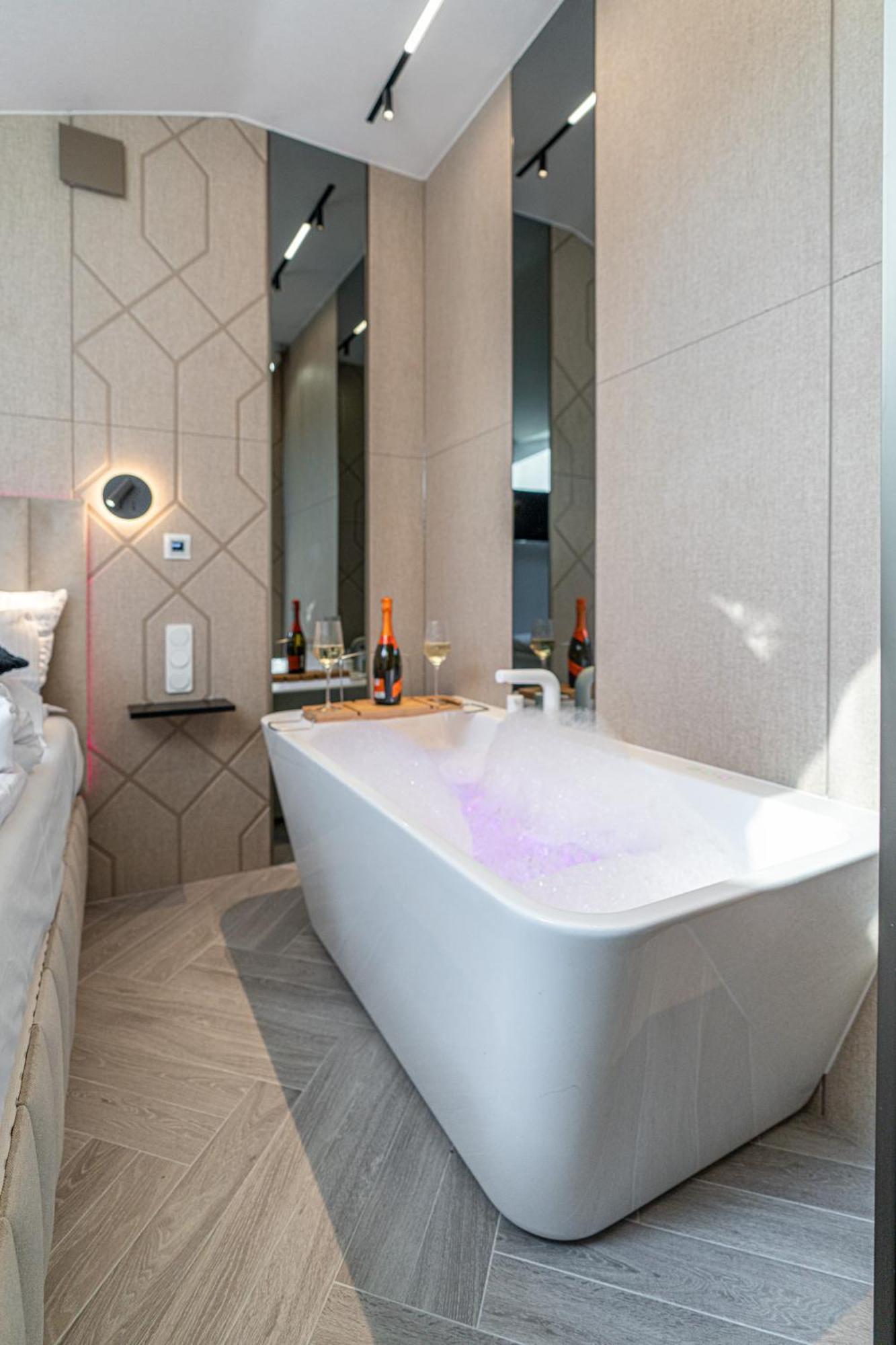 Apartment Dasto Jacuzzi Old Town Cracow *